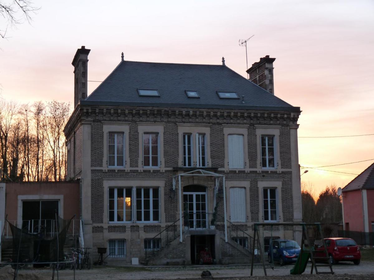 L'Etape Famille Apartment Estissac Luaran gambar
